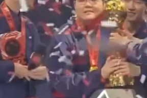 关于比赛局势复杂首场状态出色，DWG观众沸腾！，Faker重返赛场引发球迷热议的信息-开云